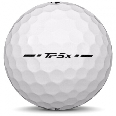 Golfový míček TaylorMade TP5x V modelu roku 2025.